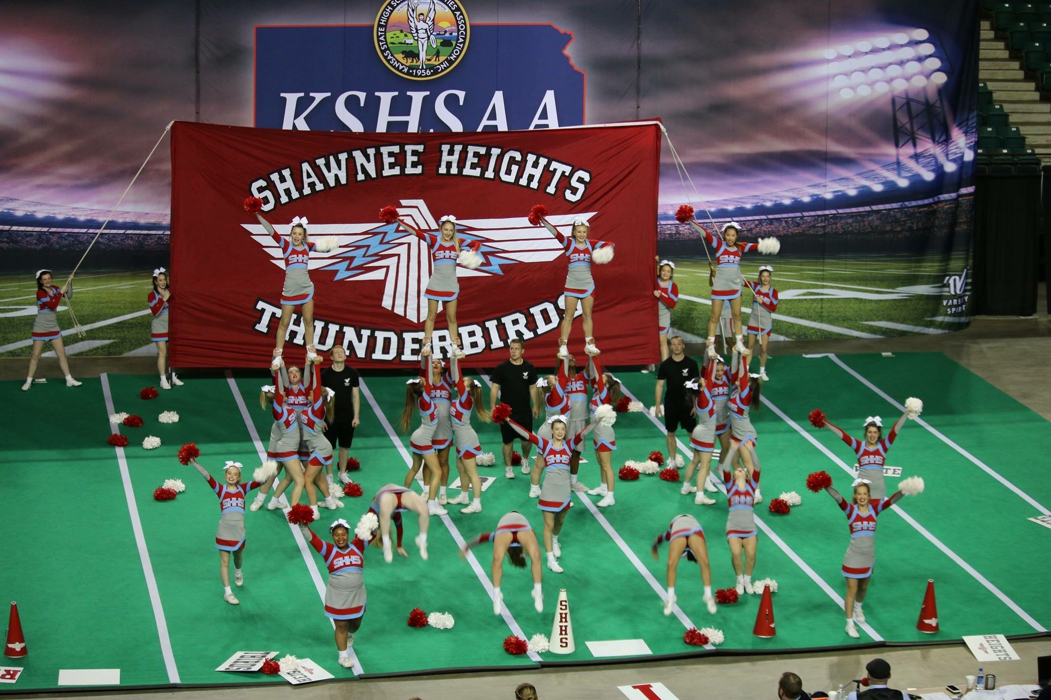 cheer-competition-banners-all-american-flags-and-banners